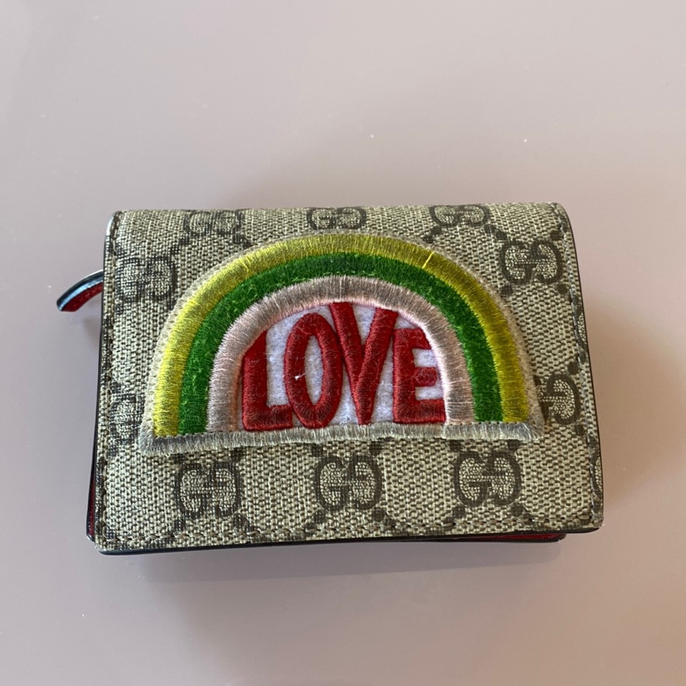 GUCCI Gucci Compact Wallet Rainbow LOVE 476412 Bi Fold Wallet GG Supreme Can
